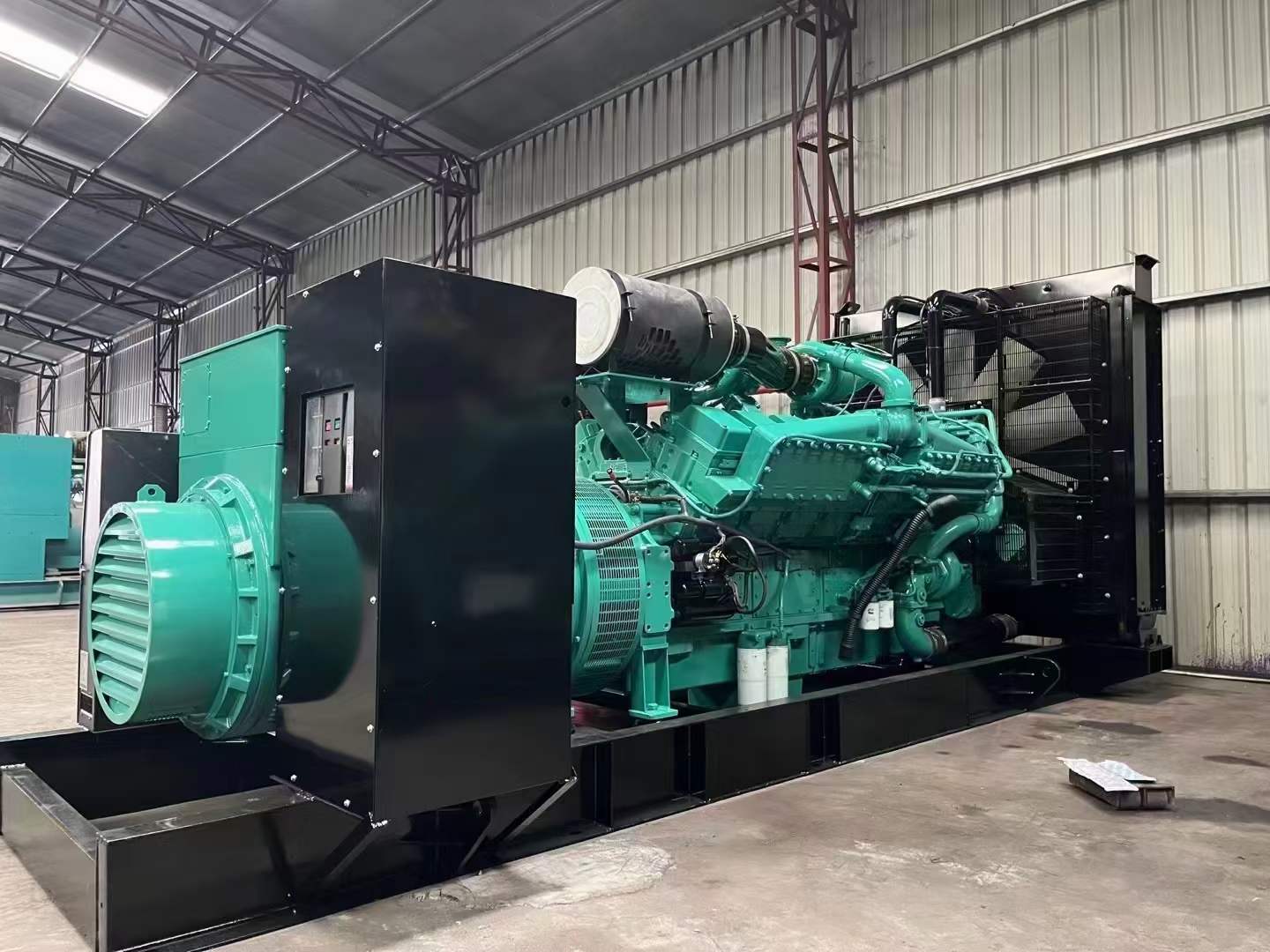 叠彩如何降低 800kW 柴油发电机输出电流的波动？
